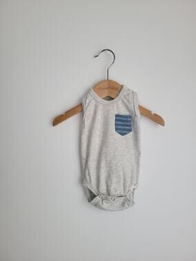 Lulu + Roo Handmade in the USA Baby Boy Bodysuit 0-3m EUC